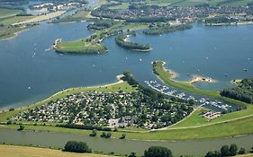 Recreatiepark Jachthaven De Veerstal Lathum - Luxe Chalet